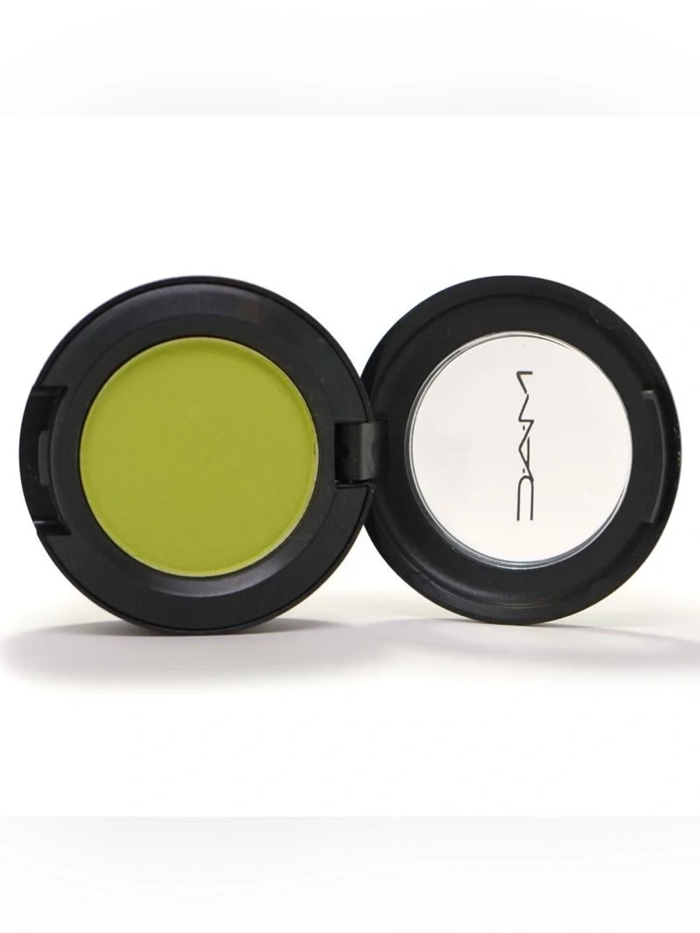 MAC Cosmetics Velvet Eyeshadow Single - Bitter